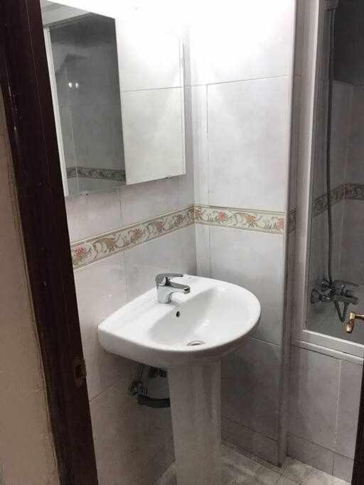 Agradable Apartamento En Zona Malasana Madrid Apartment Екстериор снимка